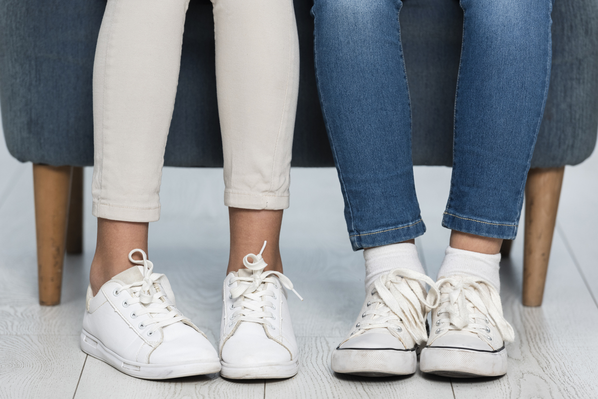 How to Wear Jeans That Complement Your Sneakers - Zando Blog